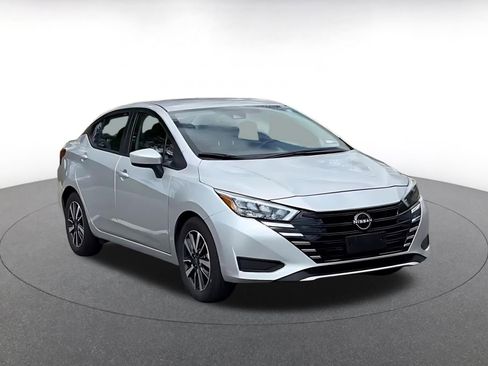 Used 2025 Nissan Versa SV FWD image 3