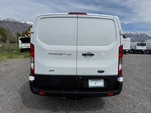 Used 2023 Ford Transit 250 Low Roof AWD image 4