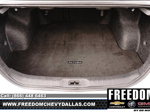 Used 2024 Nissan Altima 2.5 SV FWD image 43