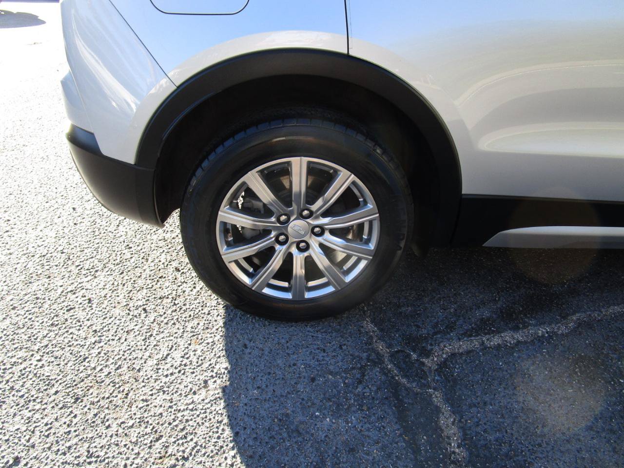 Used 2021 Cadillac XT4 Premium Luxury w/ Driver Awareness Package FWD image 23