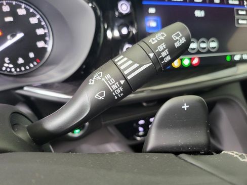 Used 2023 Buick Envision Essence image 30