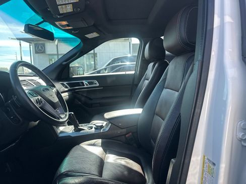 Used 2015 Ford Explorer Sport w/ Equipment Group 401A AWD/4WD image 8
