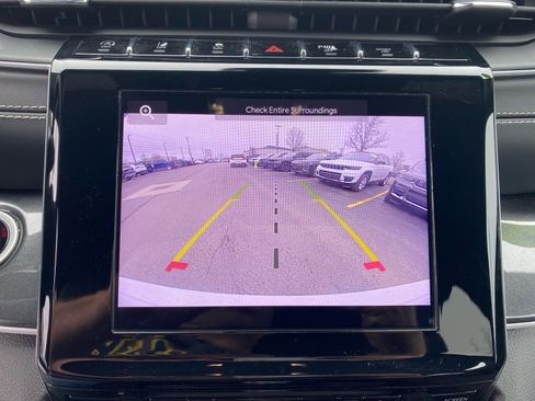 Used 2023 Jeep Grand Cherokee Altitude image 15