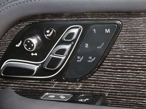 Used 2020 Land Rover Range Rover Autobiography image 13