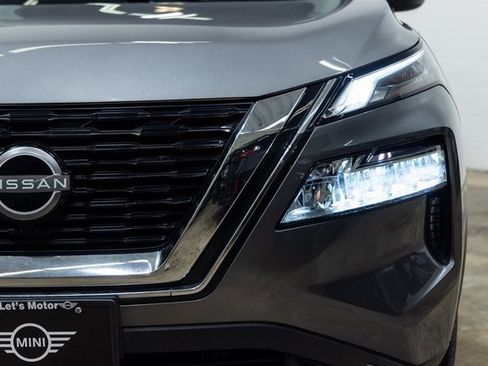 Used 2023 Nissan Rogue SV image 7