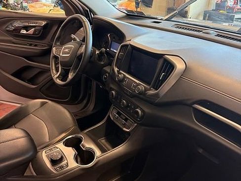 Used 2024 GMC Terrain AT4 AWD/4WD image 7