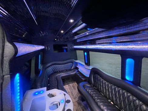 Used 2012 Mercedes-Benz Sprinter 2500 image 38