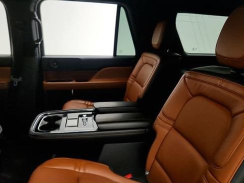 Used 2021 Lincoln Navigator Reserve AWD/4WD image 42
