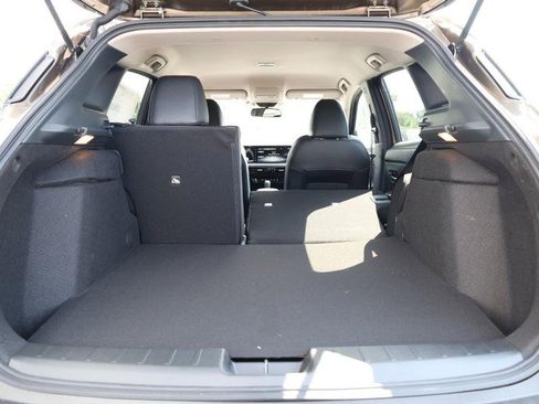 New 2025 Nissan Kicks SR image 8