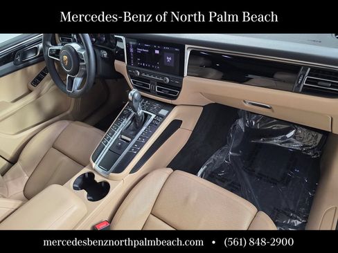 Used 2021 Porsche Macan AWD/4WD image 30