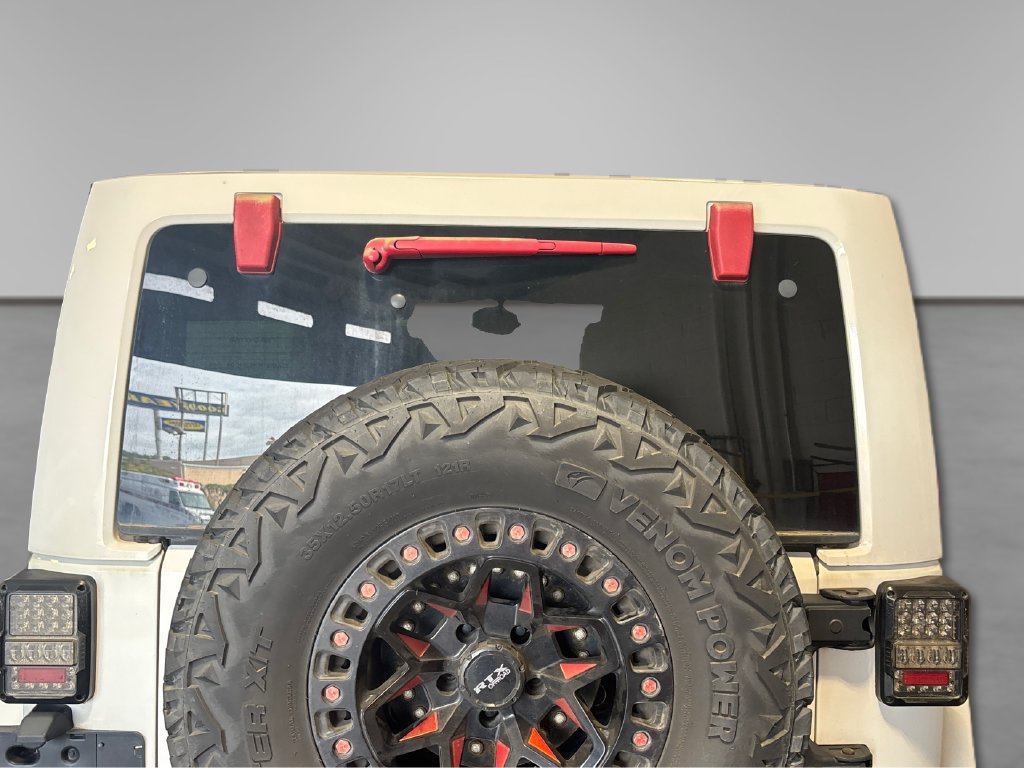 Used 2016 Jeep Wrangler Unlimited Rubicon AWD/4WD image 16