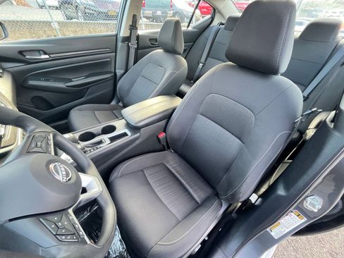 Used 2025 Nissan Altima 2.5 SV image 36