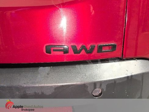 Used 2021 GMC Acadia SLT w/ Elevation Edition image 7