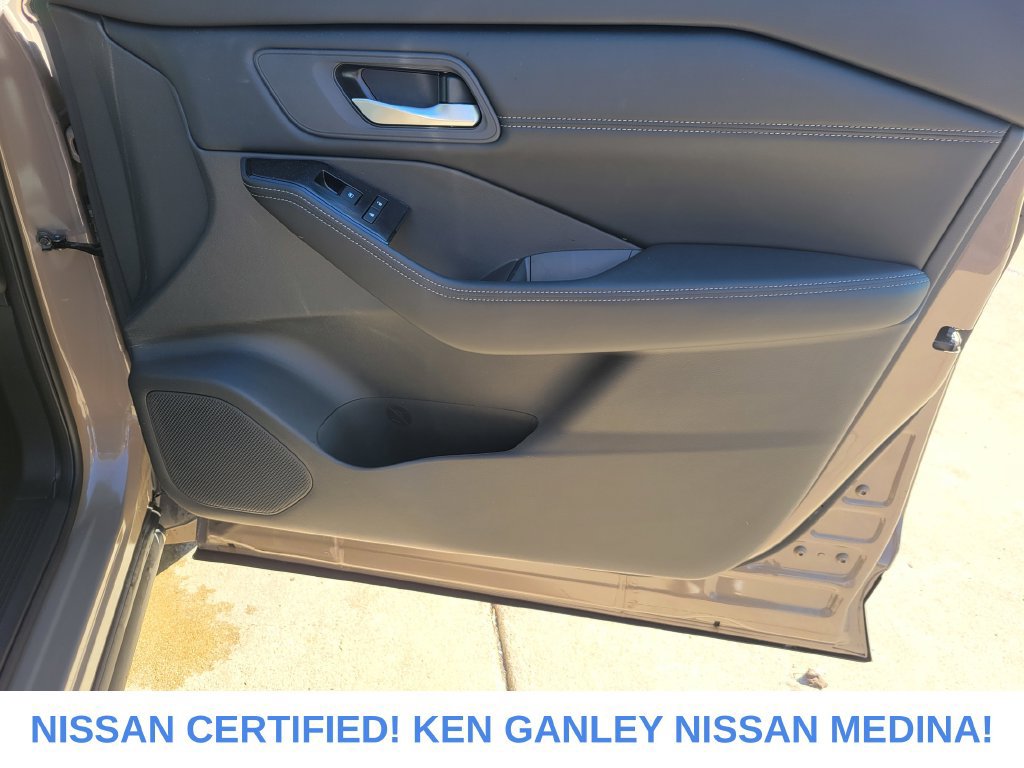 Certified 2024 Nissan Rogue SV w/ SV Premium Package AWD/4WD image 54