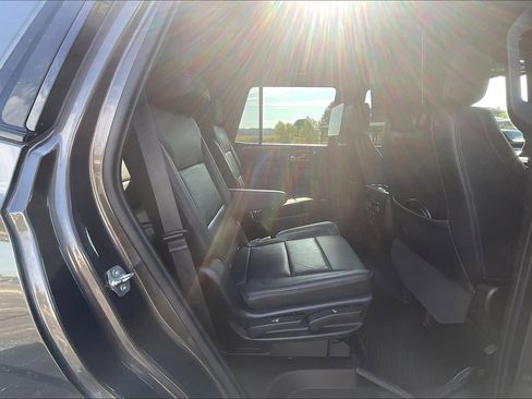 Used 2021 Chevrolet Tahoe Z71 w/ Rear Media and Nav Package image 19