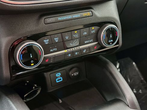Used 2022 Ford Escape Titanium w/ Titanium Premium Package FWD image 16