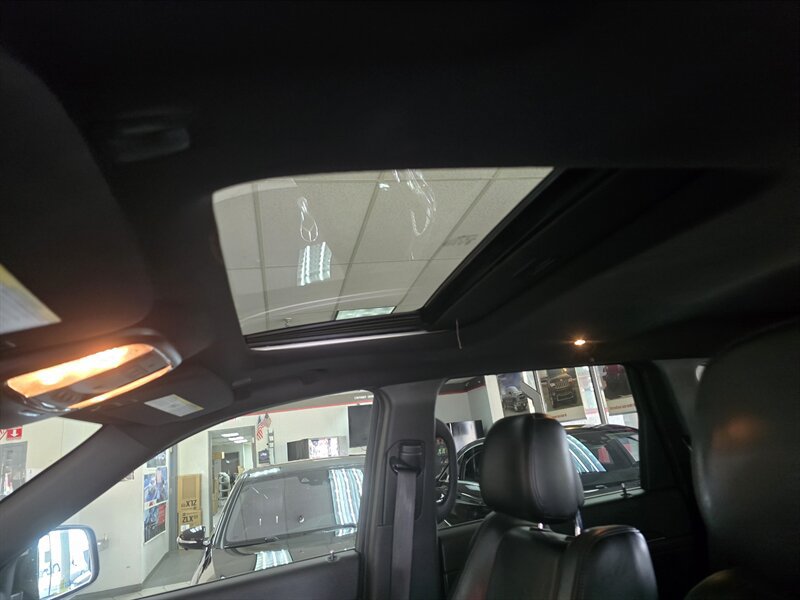 Used 2018 Jeep Grand Cherokee Limited AWD/4WD image 30