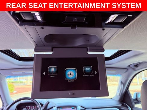 Used 2018 Chevrolet Suburban LT image 13