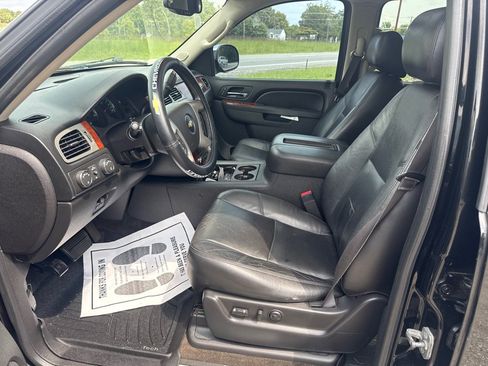 Used 2013 Chevrolet Suburban LTZ AWD/4WD image 30