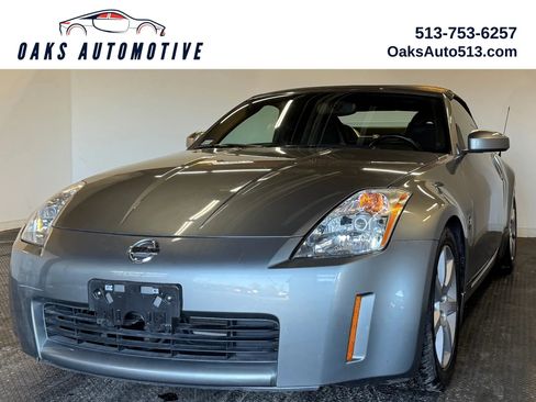 Used 2005 Nissan 350Z Enthusiast w/ (S02) Side Air Bags Pkg image 1