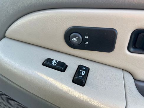 Used 2002 Chevrolet Suburban LT image 28