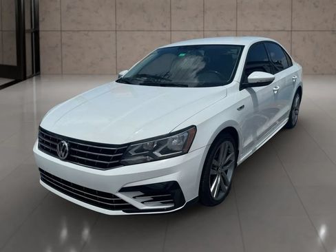 Used 2018 Volkswagen Passat 2.0T R-Line FWD image 8