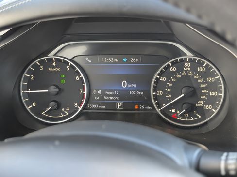 Used 2019 Nissan Murano SV w/ Premium Package image 17