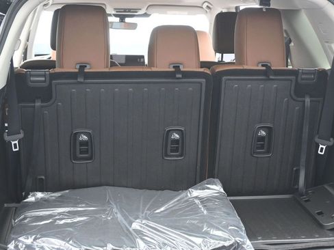 New 2026 Nissan Pathfinder Platinum AWD/4WD image 21