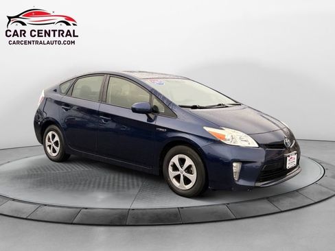 Used 2015 Toyota Prius One image 7
