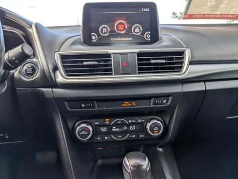 Used 2018 MAZDA MAZDA3 Touring image 19