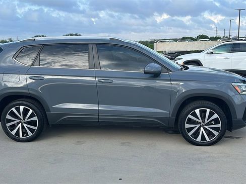 Used 2022 Volkswagen Taos SE image 13