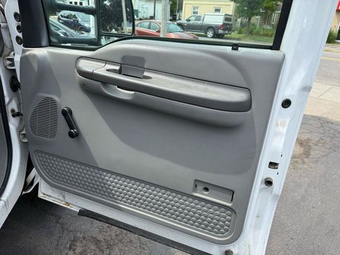 Used 2003 Ford F550 2WD Regular Cab Super Duty image 15