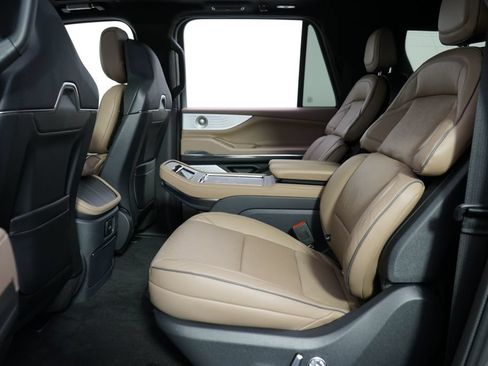 New 2026 Lincoln Navigator L Black Label AWD/4WD image 22