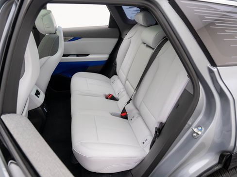 New 2026 Cadillac Optiq Luxury 1 image 19