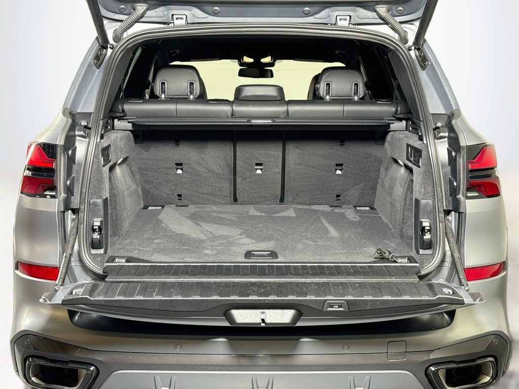Used 2025 BMW X5 sDrive40i w/ M Sport Package RWD image 22