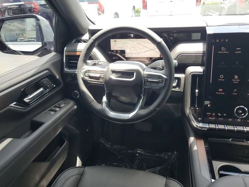New 2026 GMC Yukon Denali w/ LPO, Floor Liner Package RWD image 13