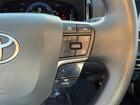 Used 2025 Toyota Camry LE image 18