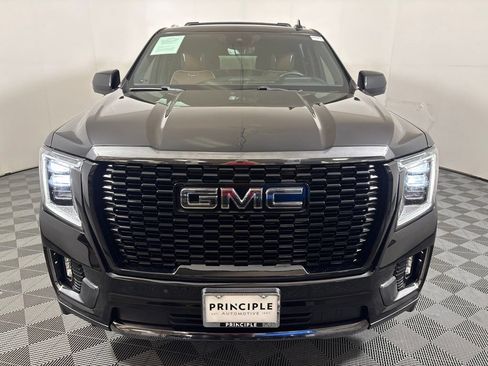 Used 2023 GMC Yukon XL Denali Ultimate AWD/4WD image 3