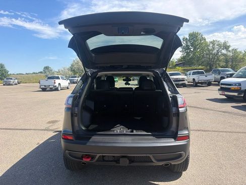Used 2022 Jeep Cherokee Trailhawk w/ Sun, Sound & Nav Group AWD/4WD image 30