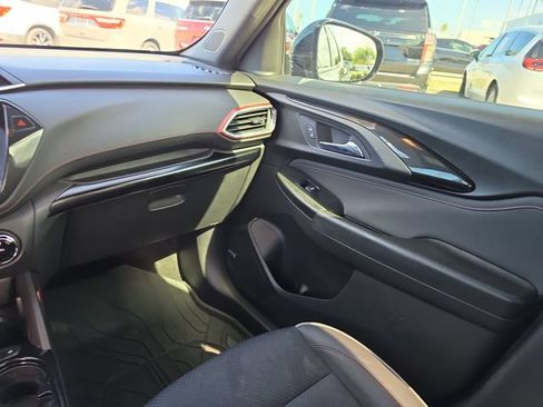 Used 2023 Chevrolet TrailBlazer RS w/ Sun and Liftgate Package FWD image 11