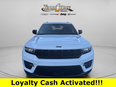 New 2025 Jeep Grand Cherokee Altitude image 2