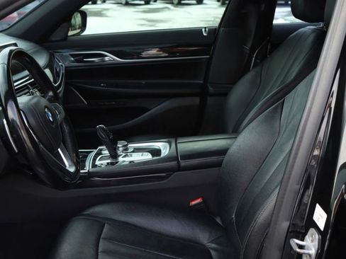 Used 2019 BMW 740i 740i Sedan 4D w/ M Sport Package image 12