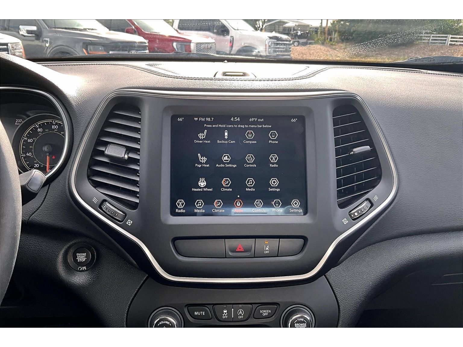Used 2022 Jeep Cherokee Latitude Lux AWD/4WD image 15