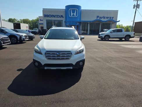 Used 2016 Subaru Outback 2.5i Limited AWD/4WD image 8