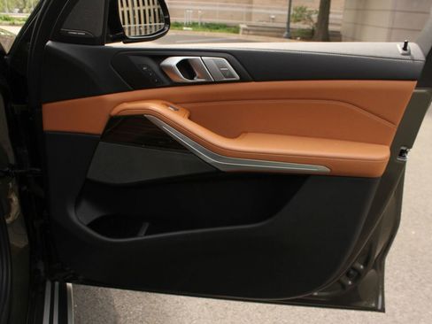 Used 2020 BMW X7 xDrive40i w/ Premium Package image 28