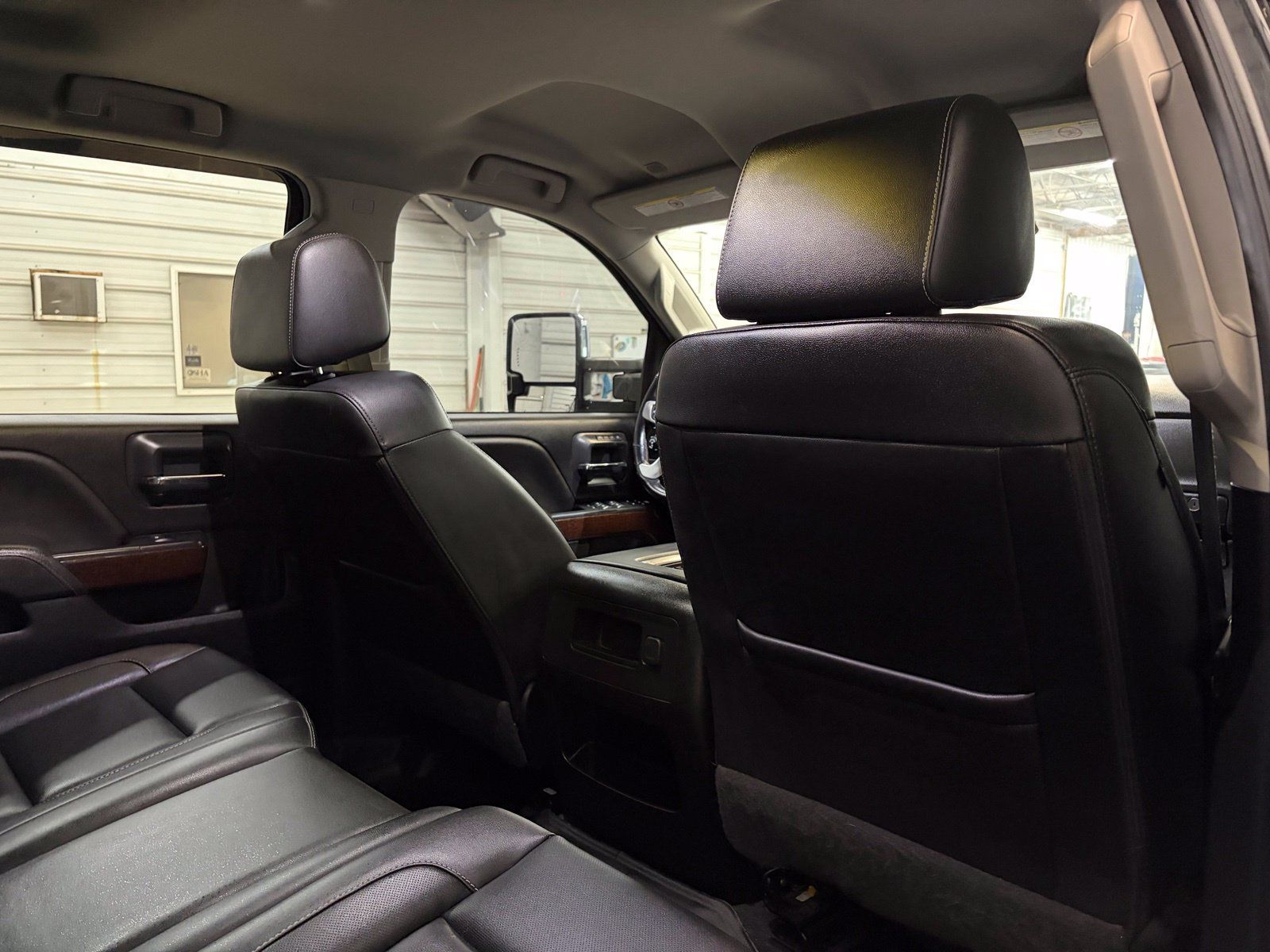 Used 2019 GMC Sierra 2500 SLT w/ Duramax Plus Package AWD/4WD image 28