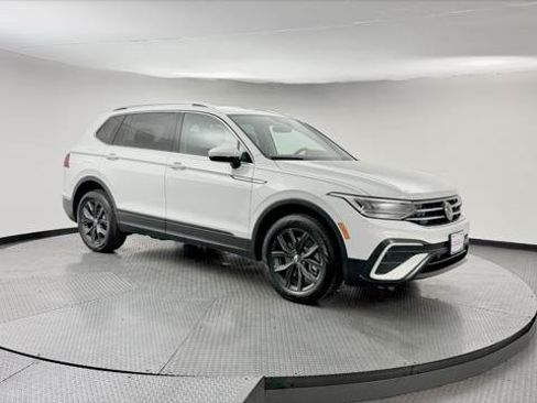 Used 2024 Volkswagen Tiguan Wolfsburg Edition FWD image 12