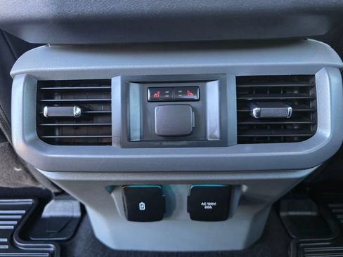 Used 2025 Ford F150 Lariat w/ Equipment Group 502A High AWD/4WD image 27