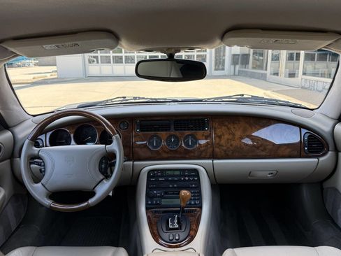 Used 1998 Jaguar XK8 Coupe image 13