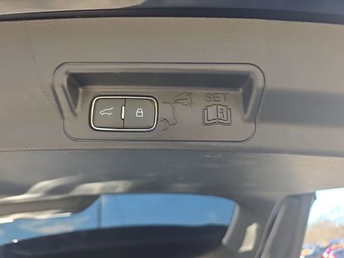 Used 2025 Ford Explorer ST image 18